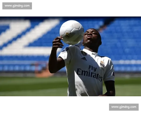 巴尔达诺点醒维尼修斯:天赋之外,情绪是必修课 巴尔达诺点醒维尼修斯:天赋之外,情绪是必修课