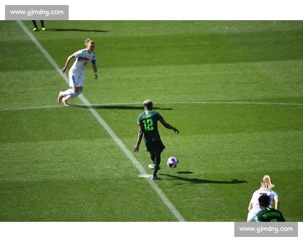 德国女足对阵丹麦女足结果揭晓，强强对话引发热议赛场走向明朗